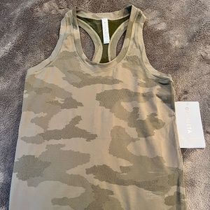 Athleta Momentum Tank - XS